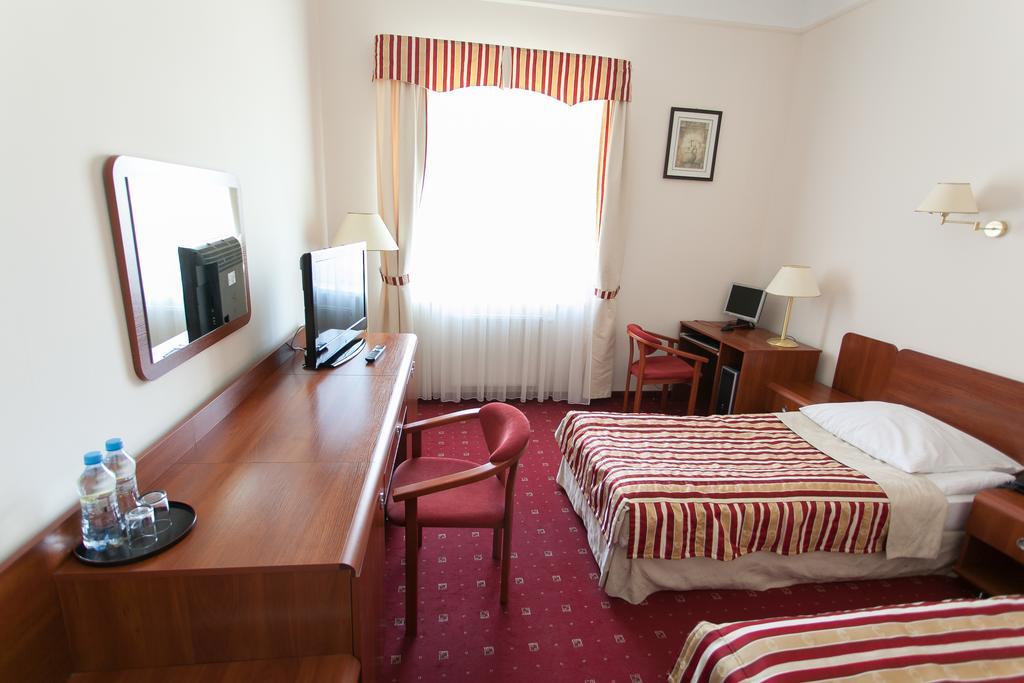 Hotel Twins II Warszawa Rum bild