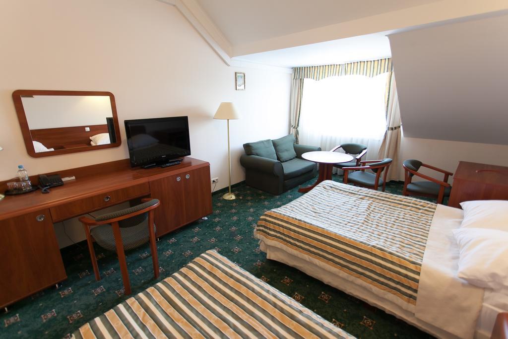 Hotel Twins II Warszawa Rum bild